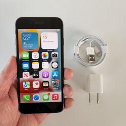 iPhone 8 - UNLOCKED - Like New 