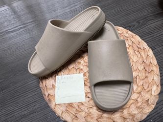 Nike Calm Slides | Youth Size 6Y | Great Condition
