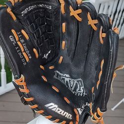 Mizuno Youth Baseball Glove RH