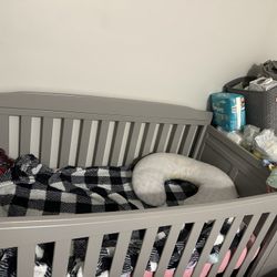 Delta 6 In 1 Convertible Baby Crib 