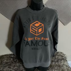 Mens Size  Small Sweatshirt 