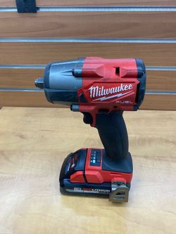 Milwaukee M18 FUEL Mid-Torque Impact Wrench, featuring a 1/2-inch anvil with a friction ring.