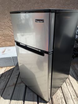 Magic Chef mini fridge and Microwave
