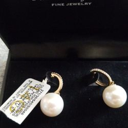 Diamond And Pearl Earrings 