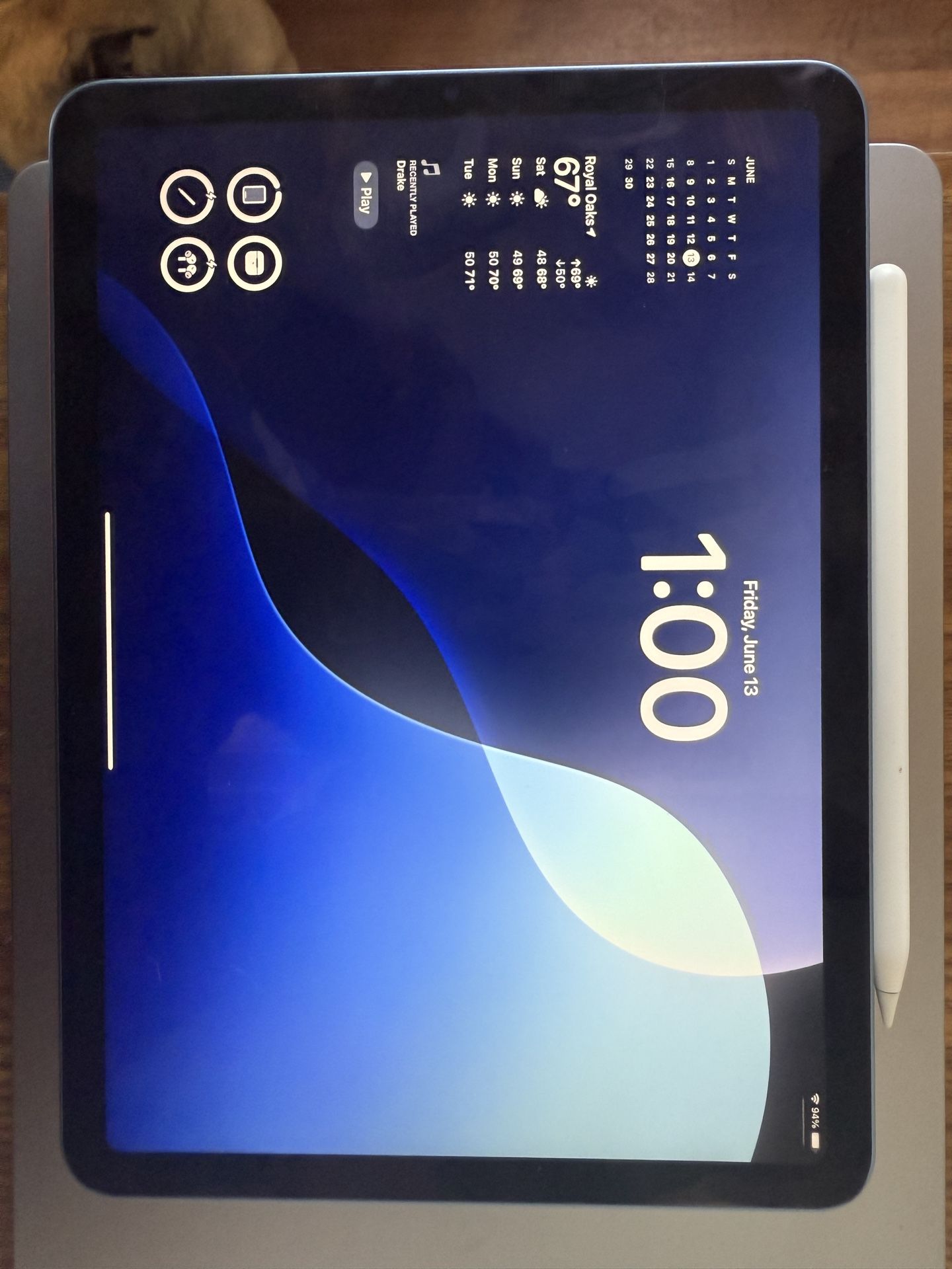 iPad Air 5th gen with Case and Apple Pencil