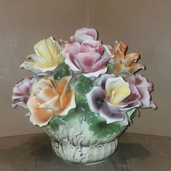 BEAUTIFUL VINTAGE CAPODIMONTE PORCELAIN CENTER PIECE 13x17" OVAL SHAPE