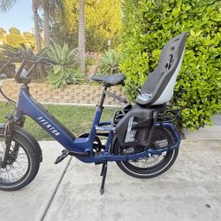 Only 2.5 Miles Like New Aventon Abound SR