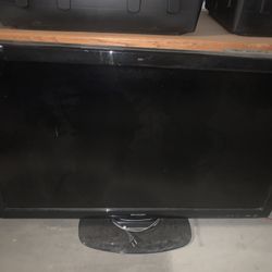 Tv Flat Screen All Working Remotes Are Missing Escalade For Sale Or Trade 