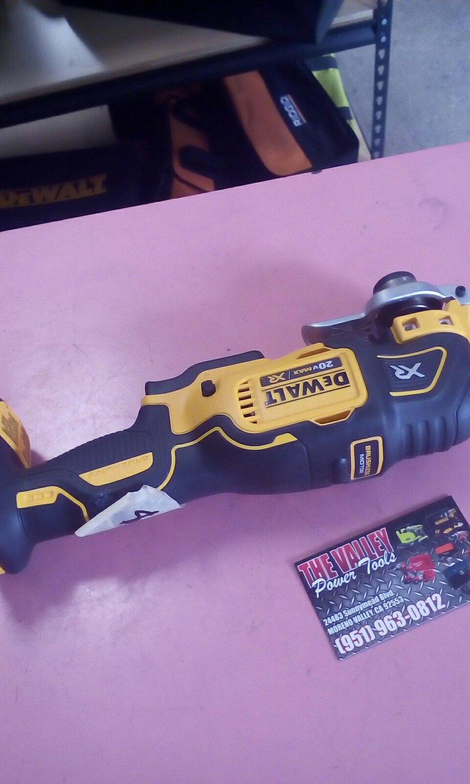 DEWALT CORDLESS 20 V BRUSHLESS XR MULTITOOL