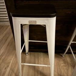 6 Bar Stools