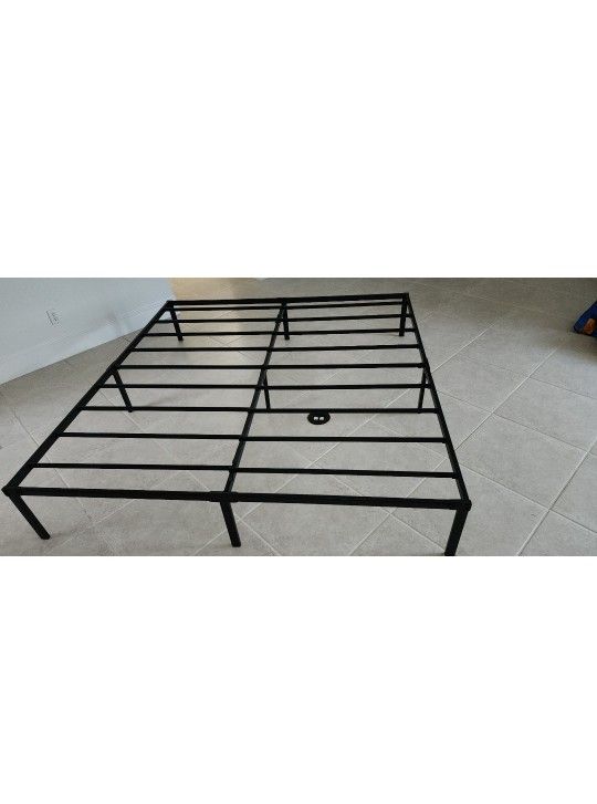 Sinus Yelena 14inch Bed Frame King Size
