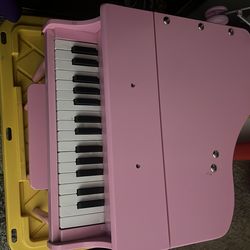 Piano para niña