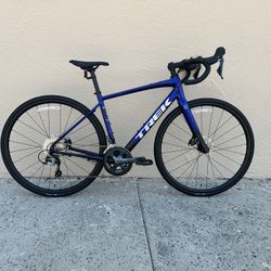 Brand New 2025 Trek Domane AL 4 Gen 4 Road Bike.