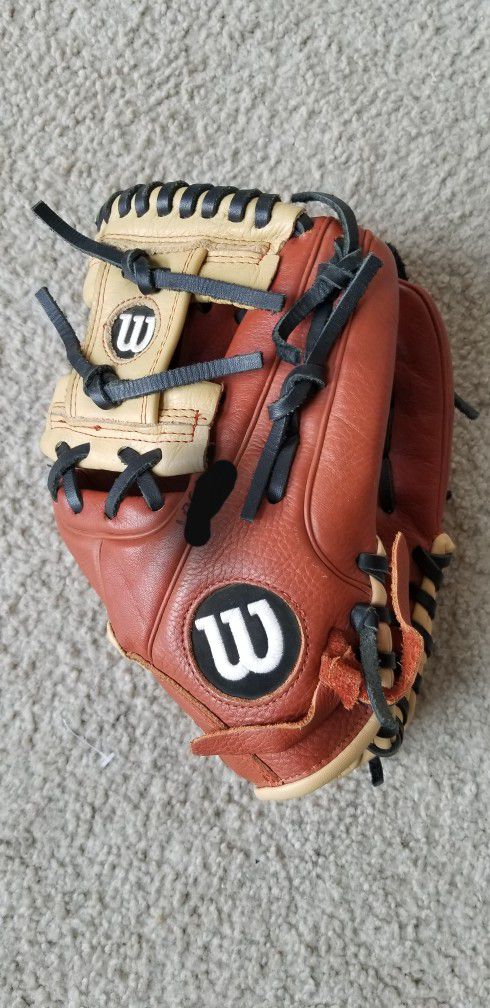 Wilson A500 11" Baseball Glove