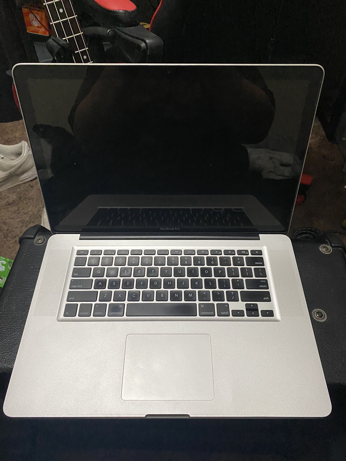 ( For Parts)MacBook Pro 15-Inch "Core i5" 2.53 Mid-2010