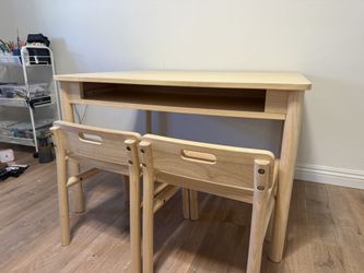 Pottery Barn Kids - Avery Play Desk