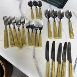 Vintage Bloomingdales safari tiki Yellow Textured Handle Cutlery Set 20 pieces  Stylish cutlery set with yellow textured handles. Includes forks, kniv