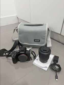 Sony A7iii with Lens kit and case