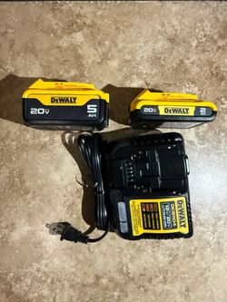 DeWalt 20V MAX Lithium-Ion Battery Kit with 5.0Ah and 2.0Ah Battery and Charger