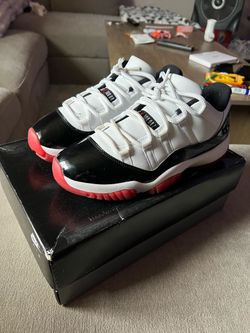 Jordan 11 bredcords low sz 9.5
