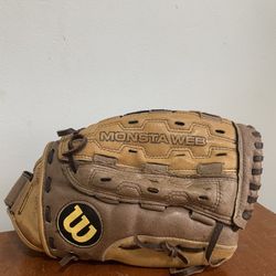 Wilson A440 11.5” Girl’s Monster Web Fastpitch Softball Glove Right 🤚 Throw