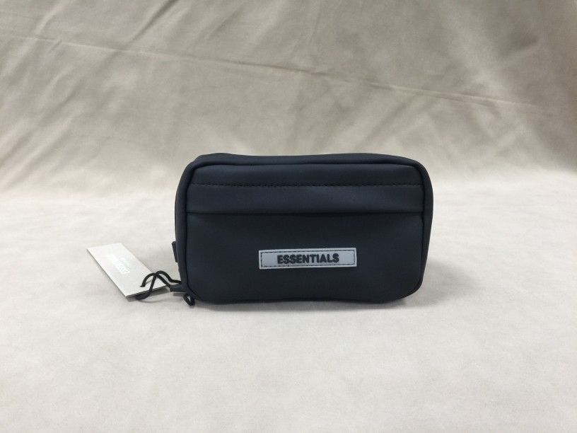 Men’s Essentials Sling Bag In Dark Slate/Stretch Limo/Black