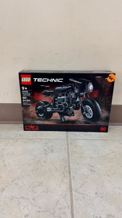 LEGO TECHNIC THE BATMAN BATCYCLE