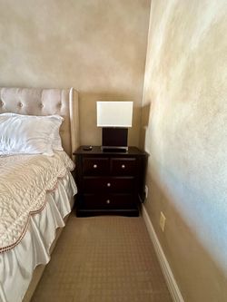 Set of 2 Nightstands – Great Condition