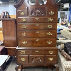 $850 - Drexel Heritage High Boy Dresser 18Th Century Style
