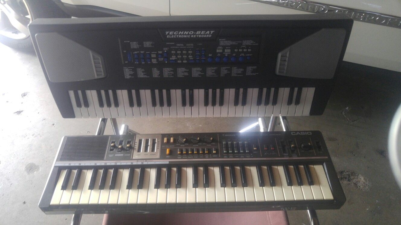 Vintage CASIOTONE keyboard...+ extra cheaper keyboard