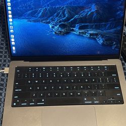 💻 2021 Apple MacBook Pro M1 – $950 OBO