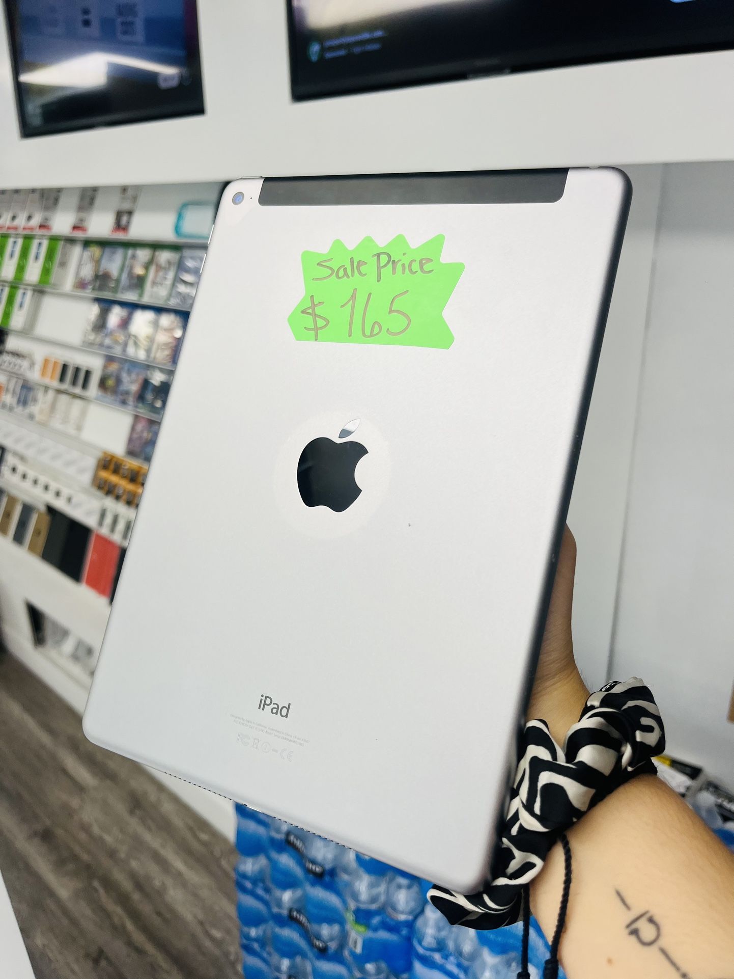 iPad - 【B】iPad Air 2/32GB/352072078170092 Amazon.com : Apple iPad Air 2 9.7-Inch, 32GB Tablet (Space
