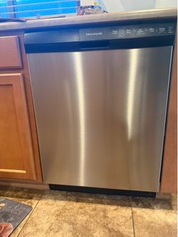 24-inch built-in dishwasher Frigidaire