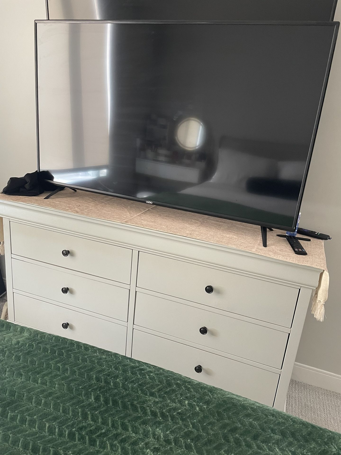 55” Vizio Smart TV (Model D55-F2) – Great Condition