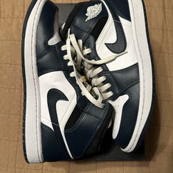 Air Jordan 1 Mid 9.5