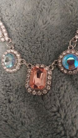 Sparkling rhinestone necklace