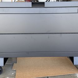 HUSKY 48 INCH COLLAPSIBLE UTILITY LOCKER - NEW