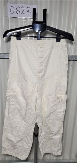 Universal Thread Women's Cargo Capri Pants, size 8 (0627)