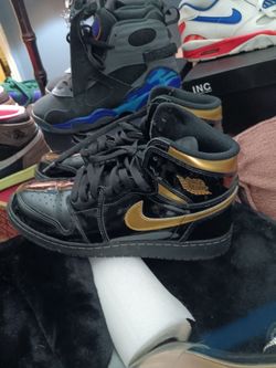 Air Jordan 1 Retro High Black Gold Patent Leather