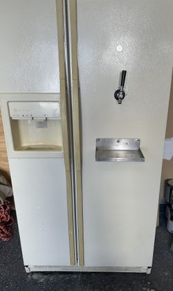 Refrigerator/ Kegerator