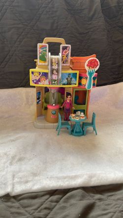 Sweet Street Movie / Dinner Show With Doll