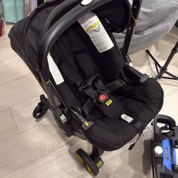Doona stroller and Base