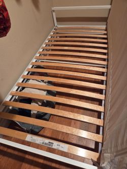 Twin bed