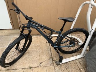 Giant Fathom 2 Mountain Bike