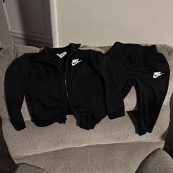 Nike Track Suit 2t