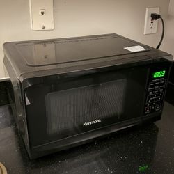 Compact microwave