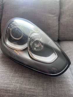 Porsche Cayenne 2015 OEM Passenger Headlight