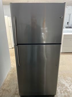 GE Stainless Refrigerator ‼️60 Day Warranty‼️