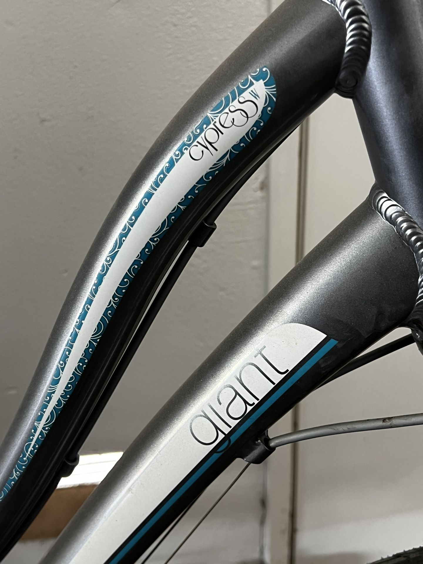 Women’s XS Hybrid Bike Giant “Liv” Cypress