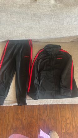 Adidas Boys Size 4 Jogging Suit